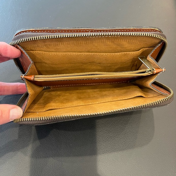 Patricia Nash Oria Antique Roses wallet - Picture 4 of 5